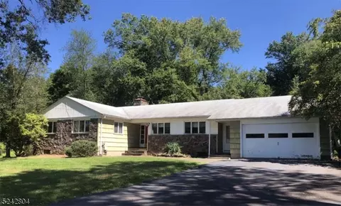 712 Foothill Rd, Bridgewater, NJ 08807