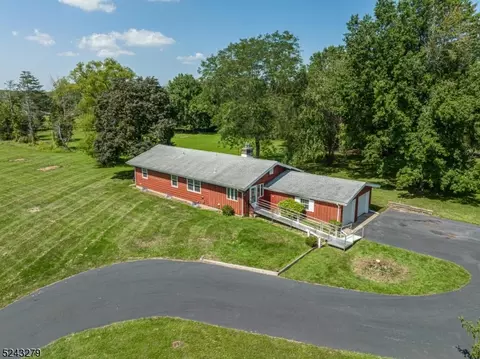 83 Hillcrest Rd, Readington Twp, NJ 08889