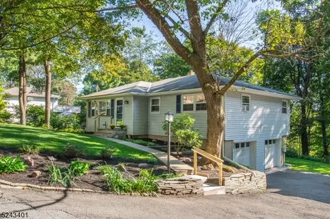 19 Winding Hill Rd, Hopatcong, NJ 07843