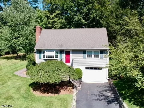 37 Notch Rd, Jefferson, NJ 07438