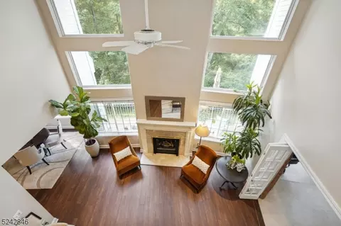271 Riveredge Dr, Chatham Twp, NJ 07928