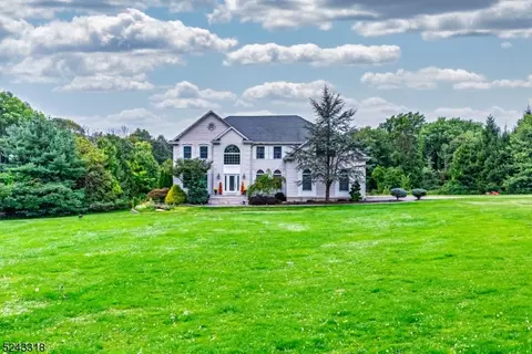 1 Iverson Ct, Rockaway Twp, NJ 07866