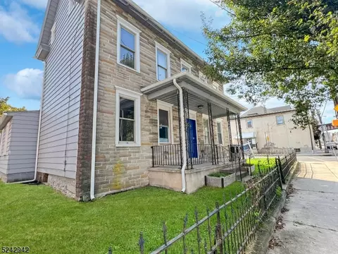690 S Main St, Phillipsburg, NJ 08865