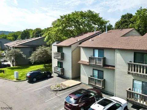 1903 Spruce Hills Dr, Glen Gardner, NJ 08826