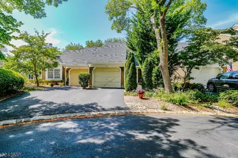 23 Eton Ct, Bedminster, NJ 07921