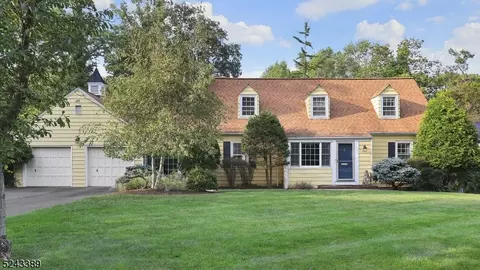 1737 Sleepy Holw, Plainfield, NJ 07060