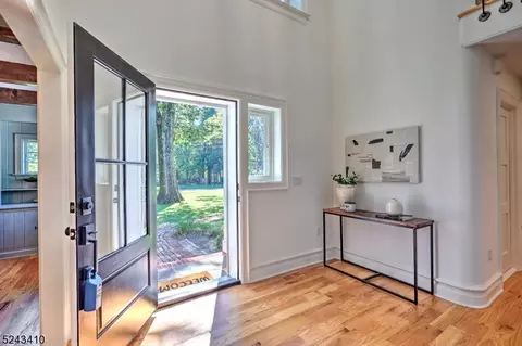 16 Sunnybrook Rd, Bernards, NJ 07920
