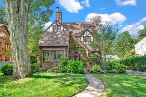 235 Sinclair Pl, Westfield, NJ 07090