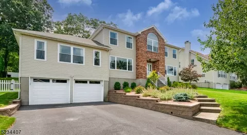 31 Fernwood Rd, Rockaway, NJ 07866