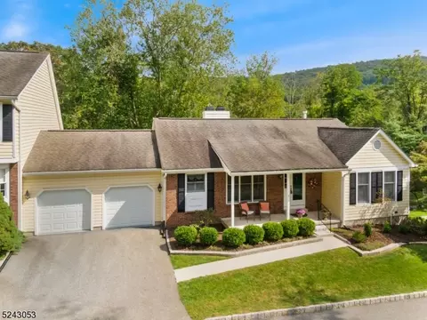 7 Pheasant Run, Hackettstown, NJ 07840
