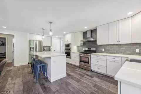22 Shadylawn Dr, Madison, NJ 07940