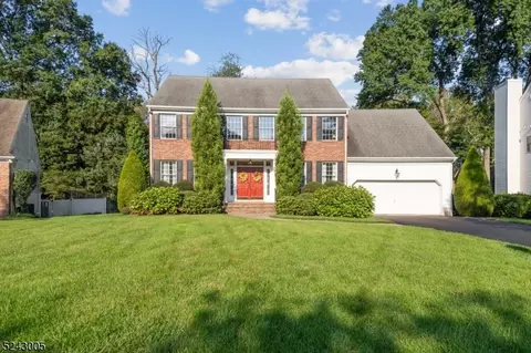 6 Romary Ct, Glen Rock, NJ 07452