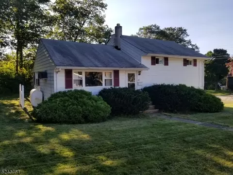 85 Amendola Dr, Netcong, NJ 07857