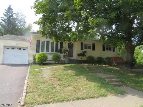 19 Lawrence Dr, Hackettstown, NJ 07840