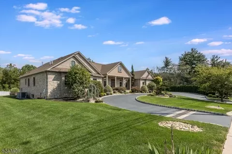 104 French Hill Rd, Wayne, NJ 07470