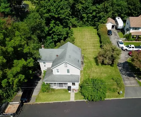 7 Lawrence St, Hamburg, NJ 07419