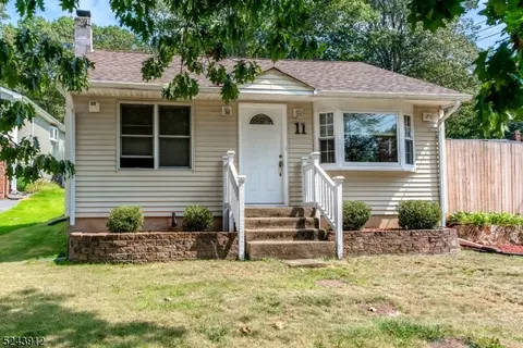 11 Greenwood Ave, Stanhope, NJ 07874