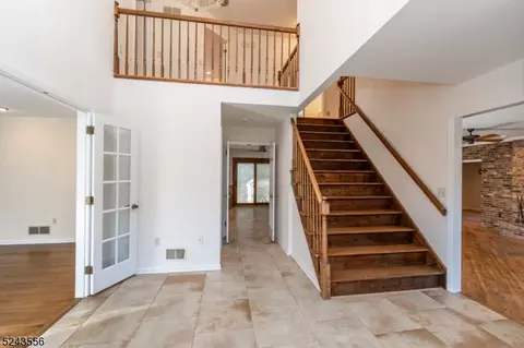 66 Muirfield Ln, Bridgewater, NJ 08807