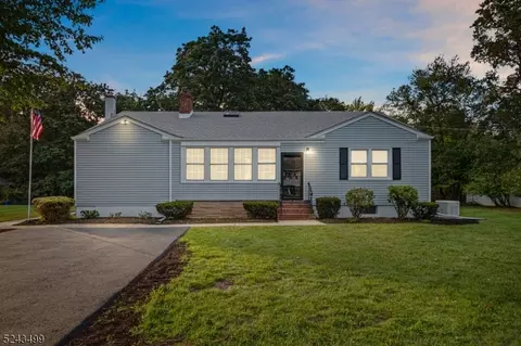 446 Wheeler Pl, East Franklin, NJ 08873