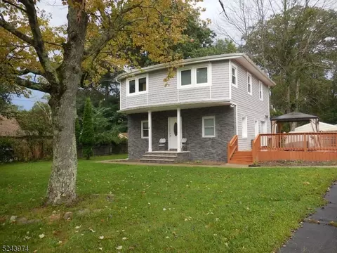 6 Briggs Rd, Jefferson, NJ 07849