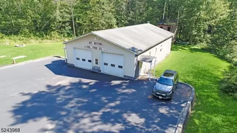 342 Janes Chapel Rd, Oxford, NJ 07863