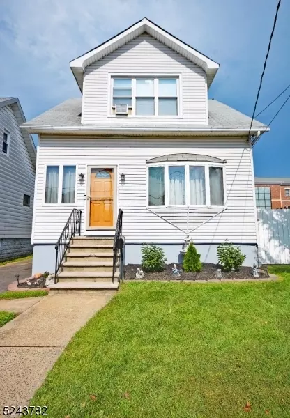 14 W Elm St, Linden, NJ 07036