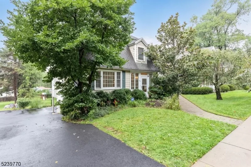 94 Ridgedale Ave, Madison, NJ 07940 28 Photos Movoto