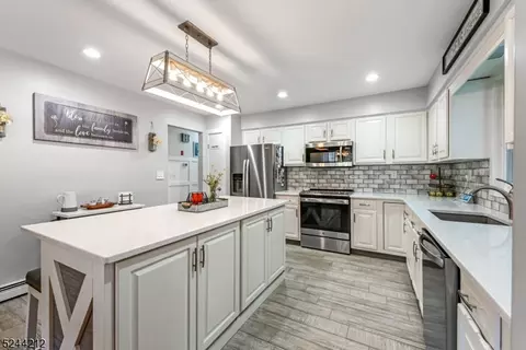 44 Kynor Ave, Stanhope, NJ 07874