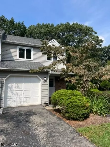 162 Patriots Rd, Morris Plains, NJ 07950