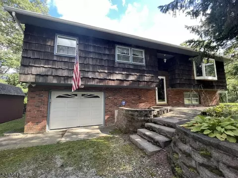 107 Vista Dr, Vernon Twp, NJ 07422