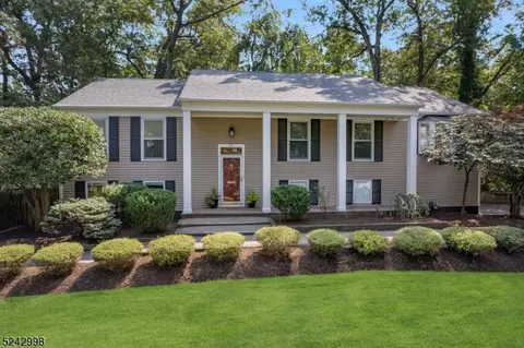 20 Little Wolf Rd, Summit, NJ 07901