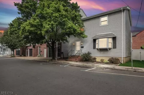 66 Church St, Lambertville, NJ 08530