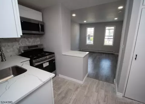 13 Tichenor Ter, Irvington, NJ 07111