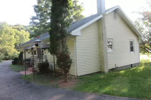 55 Shades Of Death Rd, Great Meadows, NJ 07838