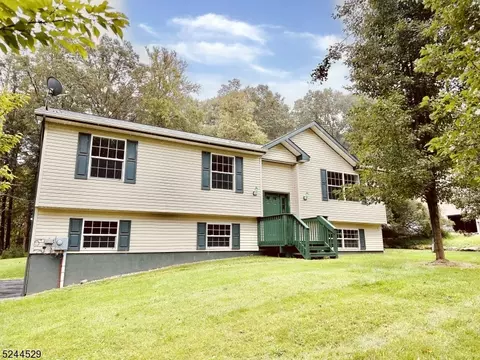 233 Old Chimney Rdg, Montague, NJ 07827