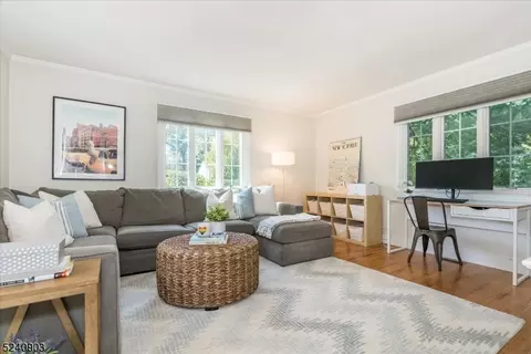 29 Laurel Pl, Montclair, NJ 07043 photo 11