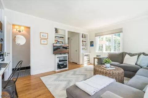 29 Laurel Pl, Montclair, NJ 07043 photo 10