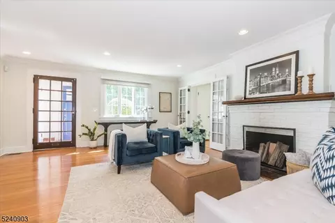 29 Laurel Pl, Montclair, NJ 07043 photo 7