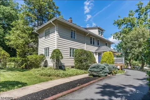 29 Laurel Pl, Montclair, NJ 07043