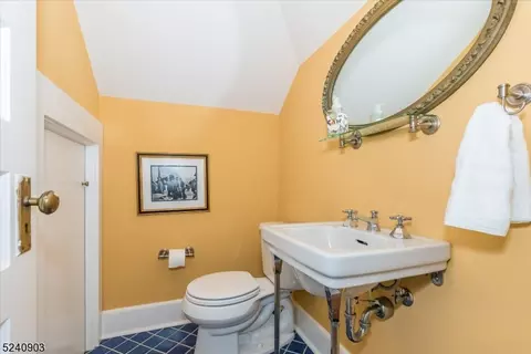 29 Laurel Pl, Montclair, NJ 07043 photo 27