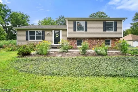 68 Broad St, Branchville, NJ 07826