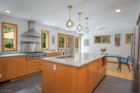 18 Maple Way, Mountain Lakes, NJ 07046