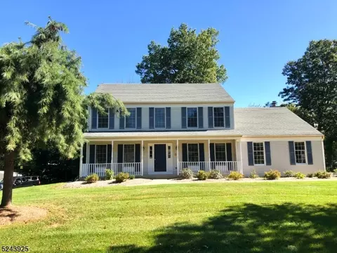 7 Saint Andrews Dr, Washington, NJ 07882