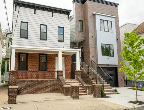 215 Cator Ave, Jersey City, NJ 07305