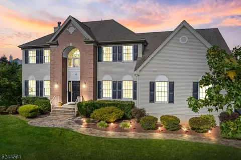 4 Covel Dr, Hillsborough, NJ 08844