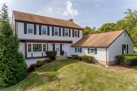 6 Hook Dr, Milford, NJ 08848