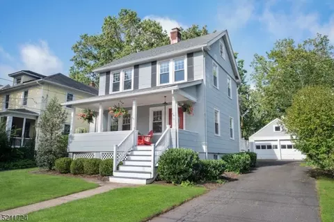 35 Hedges Ave, Chatham, NJ 07928