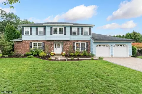 7 Rivendell Rd, Roxbury Twp, NJ 07876