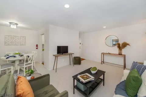206 Broad St #5A, Bloomfield, NJ 07003