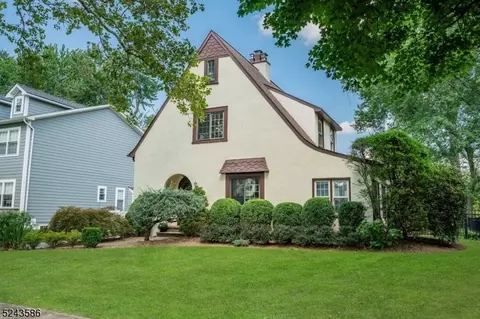 11 Iris Rd, Summit, NJ 07901